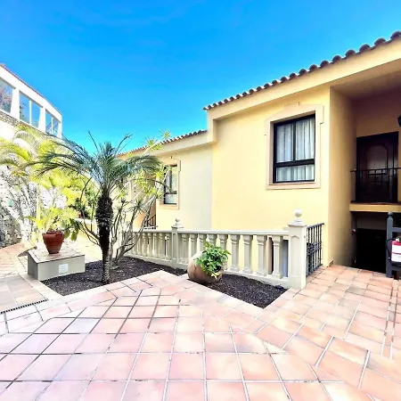 Apartamento Ap1,piscina, 200 Metros A La Playa Apartman